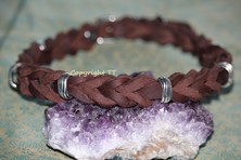 Fettlederhalsband mit gebänderten Schiebeperlen